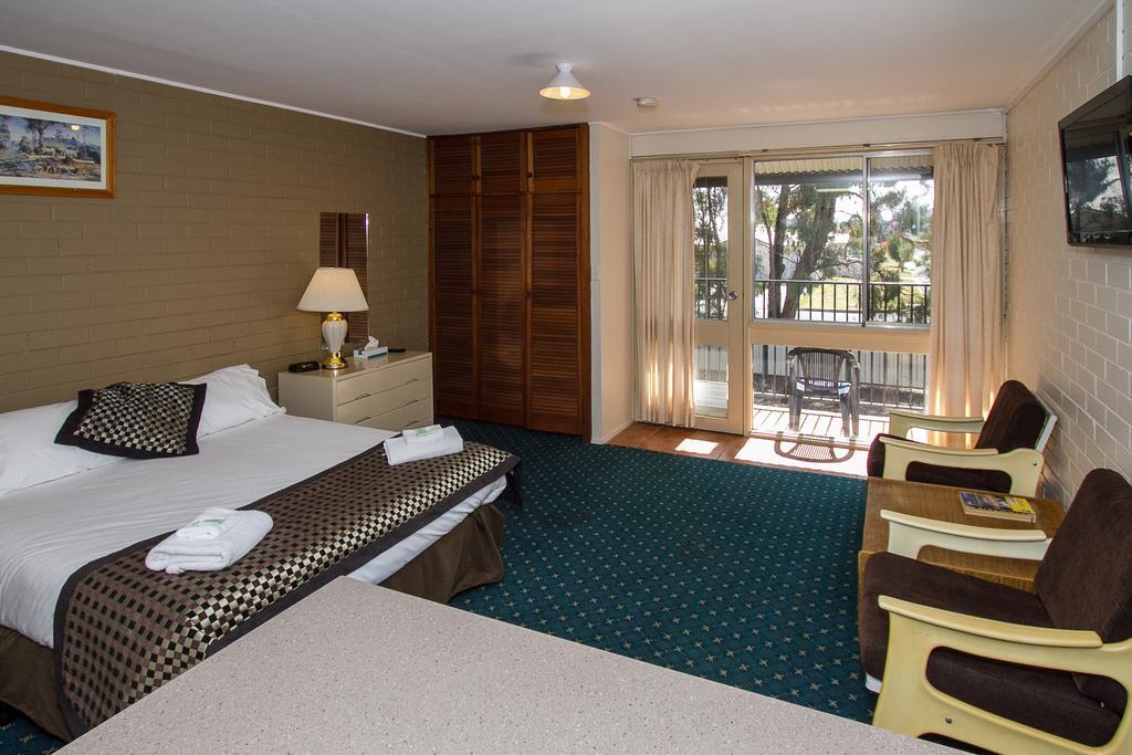Blayney Leumeah Motel Екстериор снимка